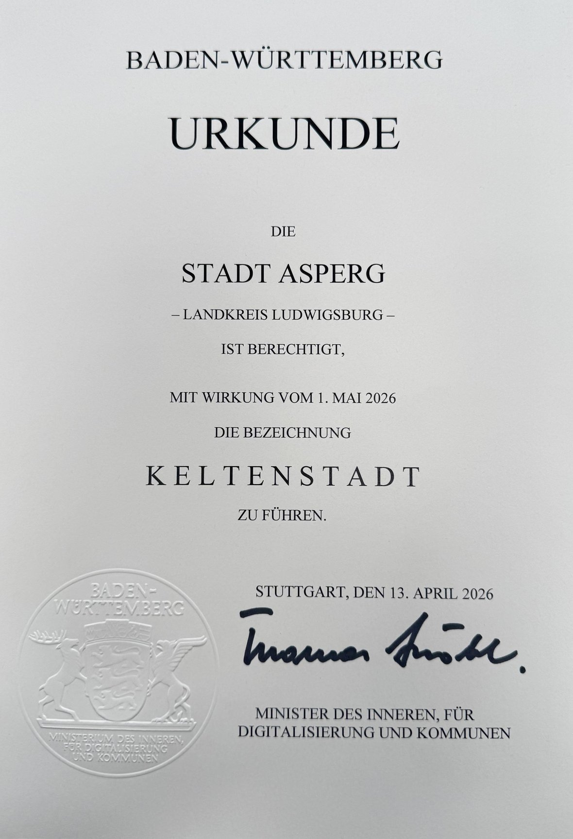 Urkunde mit der Ernennung zur Keltenstadt